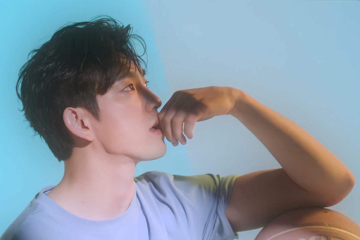 pjythinker's tweet image. no thoughts head empty just jinyoung