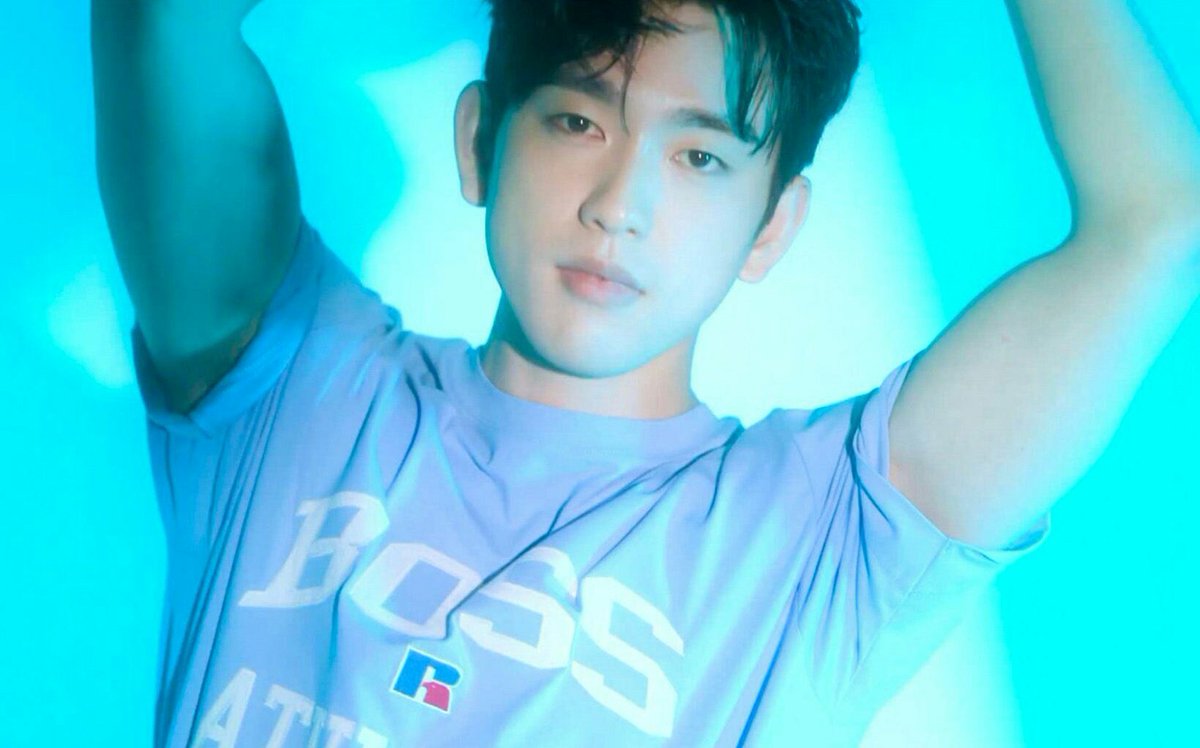 pjythinker's tweet image. HE'S SO ATTRACTIVE 😳