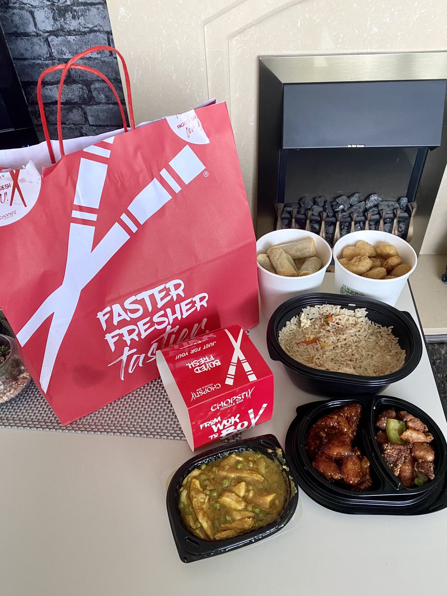 MrJackMcLaren's tweet photo. A lads night in for me and Archie, @ChopstixUKI Noodle Bar for Takeaway and @BBCEurovision @Eurovision Song Contest. Money is on Sweden to win tonight! ๐ธ๐ช #LadsNightIn #Eurovision https://t.co/gGyz7bFIy1