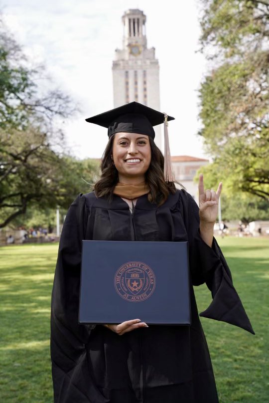 MartinaJ456's tweet image. I got my Master’s in Business Analytics from the McCombs School of Business at UT Austin 🤘#UTGrad21 #MSBA #HookEm