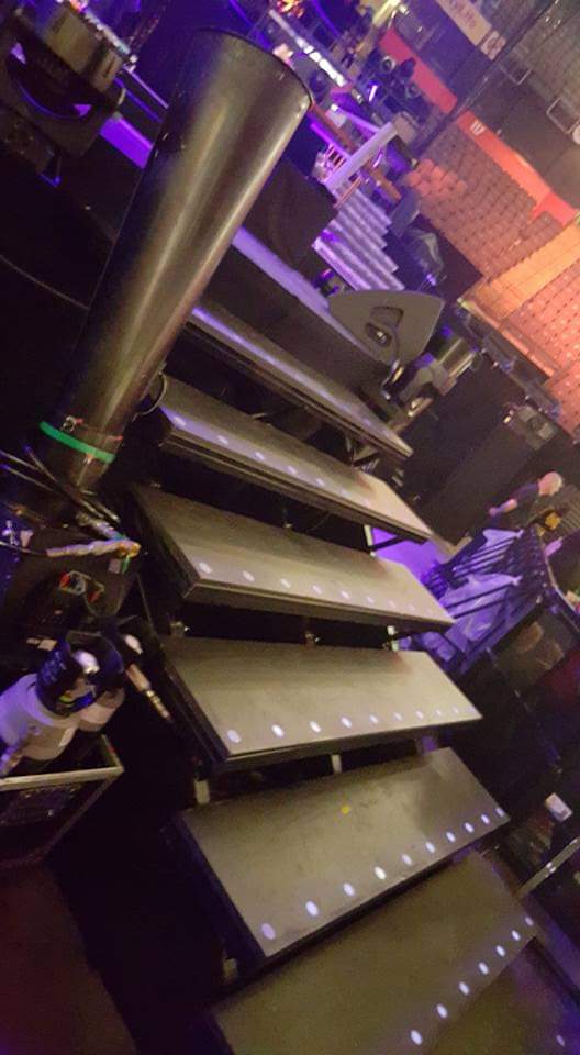 Normsi2's tweet photo. 💜💜💜
On this day in 2015 
#TTIII #IIITour
Oh to be there right now 
full of vitality ...
with no virus around ...
just good vibes in the air
&amp; virtually nothing between us 
&amp; @takethat @GaryBarlow 
Oh yeah!
💜💜💜 https://t.co/SbbdJ11OFL