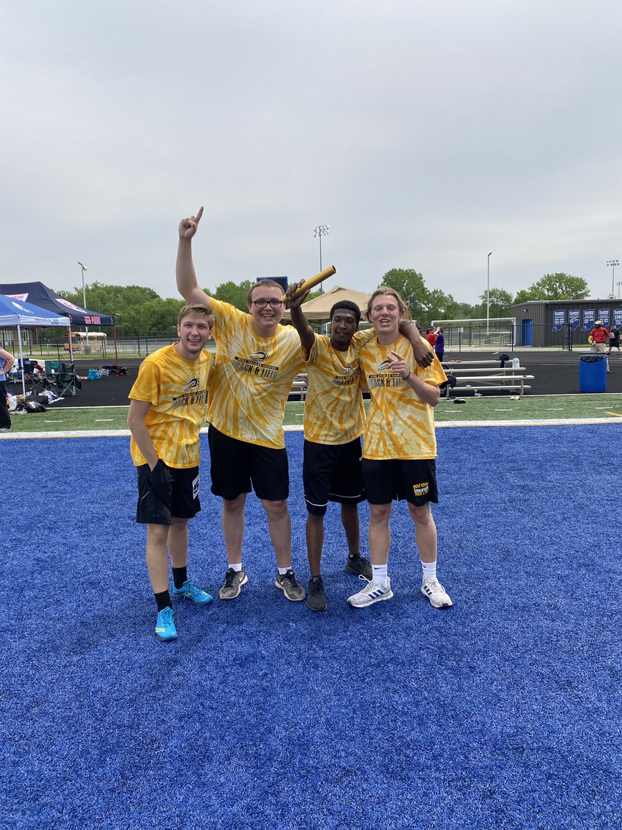 AvonUtf's tweet photo. BOTH of our 4x100 teams won their heats!!!!!!! This might be the proudest moment in Avon UTF history!!!!! https://t.co/ZFOLMB7TxW