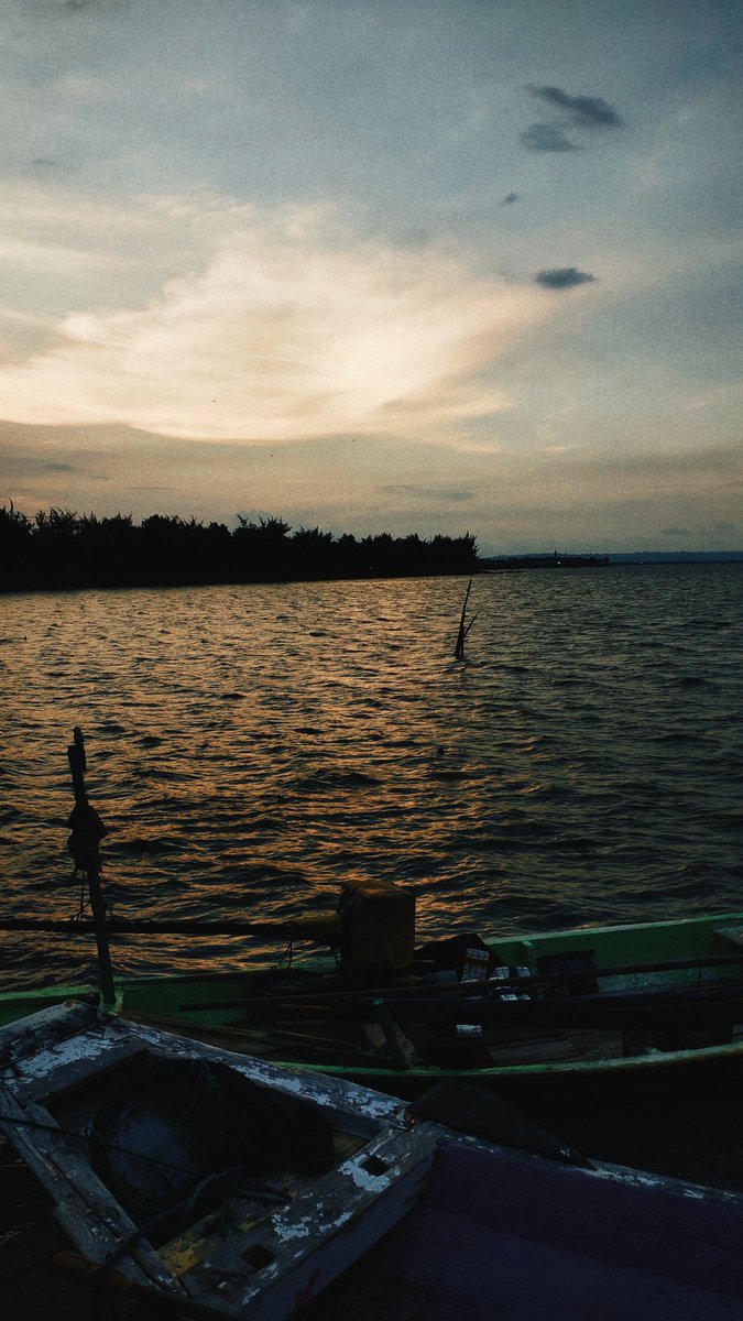 Haekalptra's tweet photo. @sadness_loop Selalu suka hunting di Surabaya
#KevInEditing https://t.co/l1jiljHehO