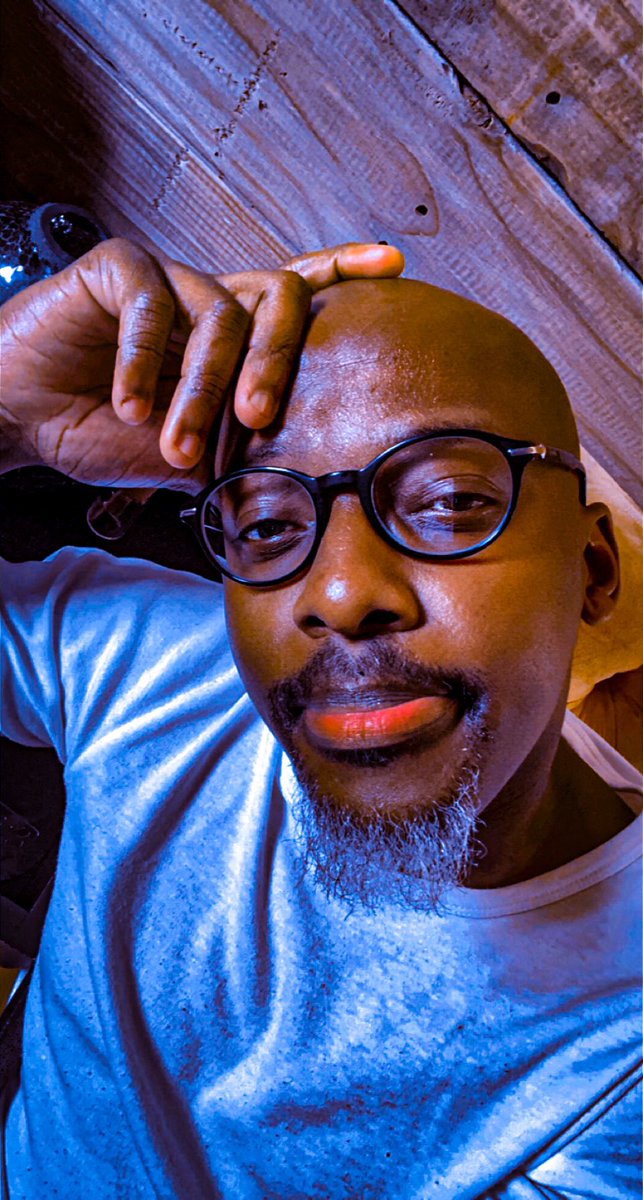MorerianeTebogo's tweet photo. its indoors for me...anytime #loner #38andbeyond https://t.co/Ytxhm68b9f