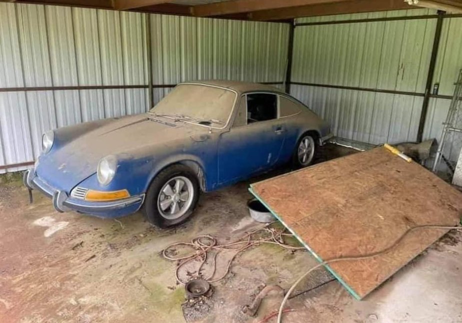 DoubleWideCap's tweet photo. My lucky barn find. Not one but two sheets of OSB plywood. https://t.co/6uXMrLD1zV