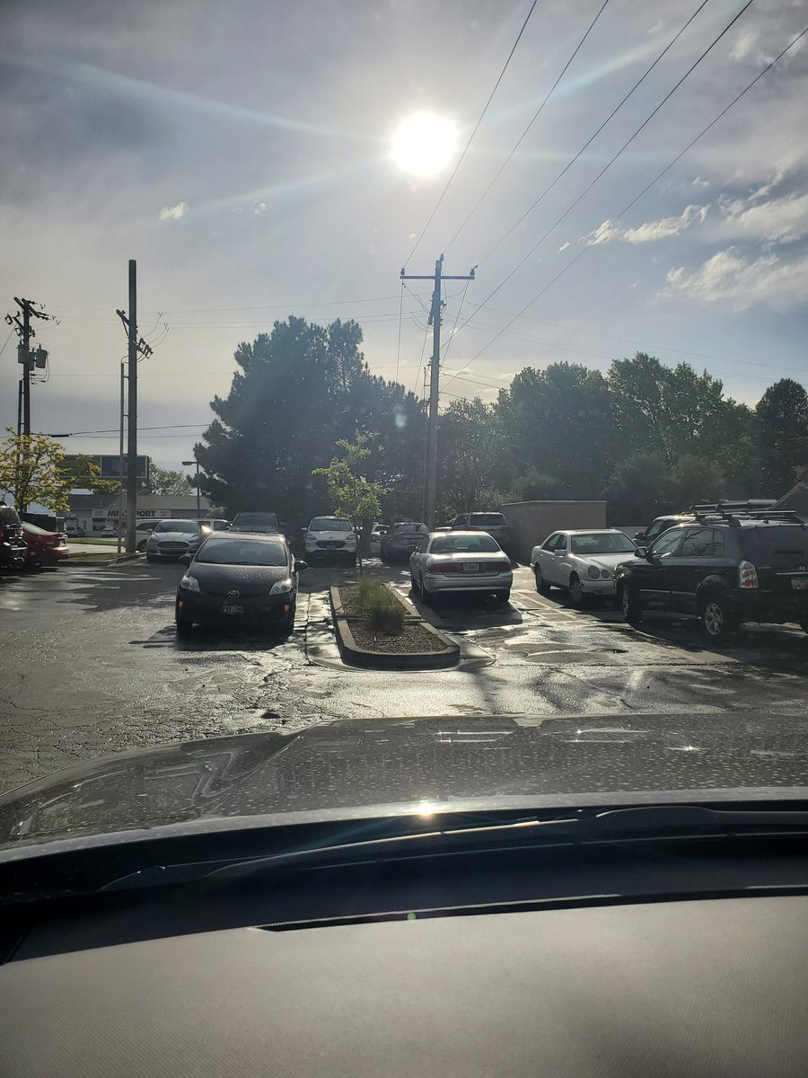 fmpdmb's tweet photo. @UT_WorstDrivers check this out.
Car pulls into the Five Guys parking lot, turns on hazards, gets out of car to go inside to pickup order presumably. Note the adjacent empty parking stall. https://t.co/Kw0NlucKwU