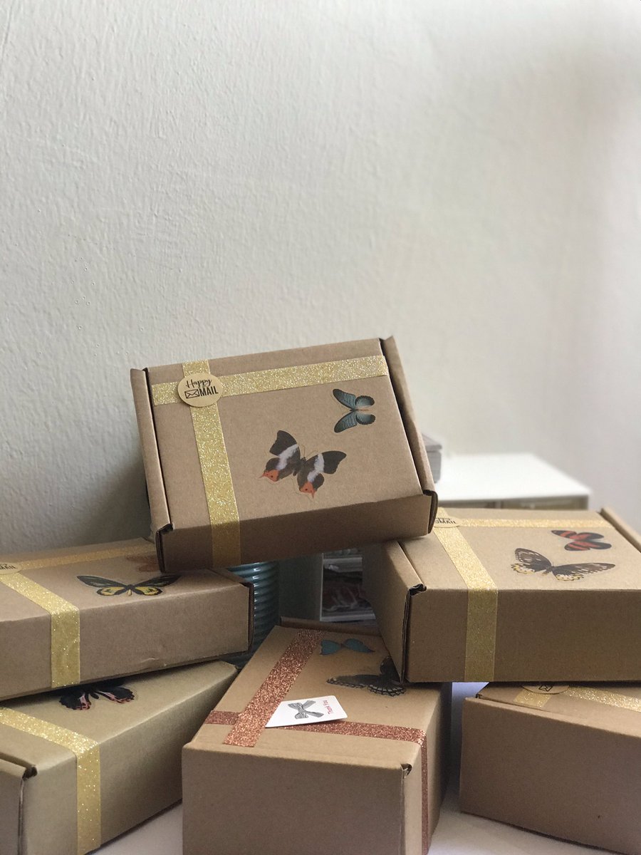 ndyshopdotcom's tweet photo. I’m sorry that I’ve to promote like this ☹️

But I really in need of money rn. Ibu saya single mom and tanggung lagi 2 adik yg still sklh, so saya nak guna duit sendiri untuk bayar yuran uni.

I know it’s hard since PKP, but you can just RT❤️ 

I sell stationery &amp; giftbox too! https://t.co/f11ZGVzo9B