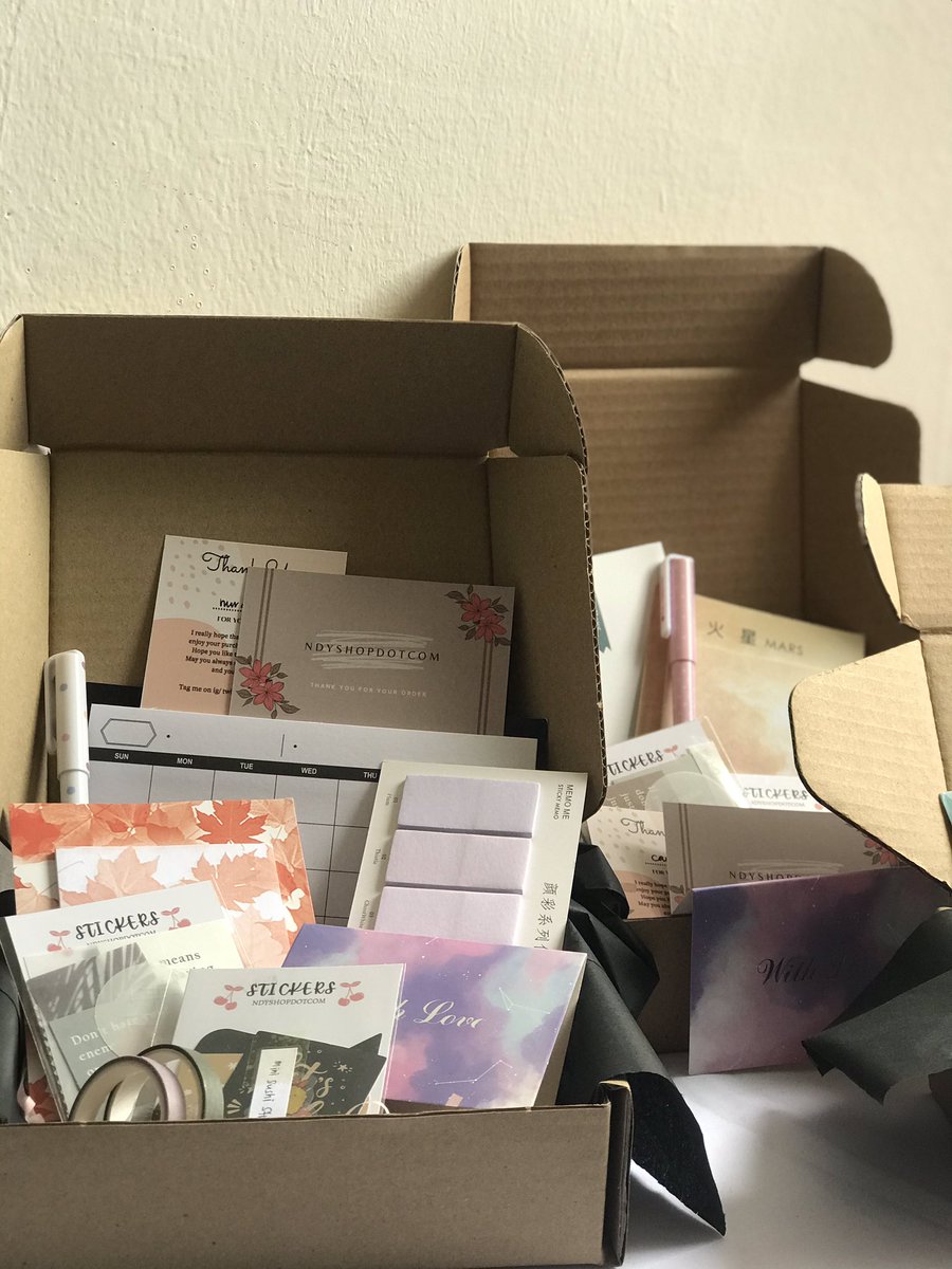 ndyshopdotcom's tweet photo. I’m sorry that I’ve to promote like this ☹️

But I really in need of money rn. Ibu saya single mom and tanggung lagi 2 adik yg still sklh, so saya nak guna duit sendiri untuk bayar yuran uni.

I know it’s hard since PKP, but you can just RT❤️ 

I sell stationery &amp; giftbox too! https://t.co/f11ZGVzo9B