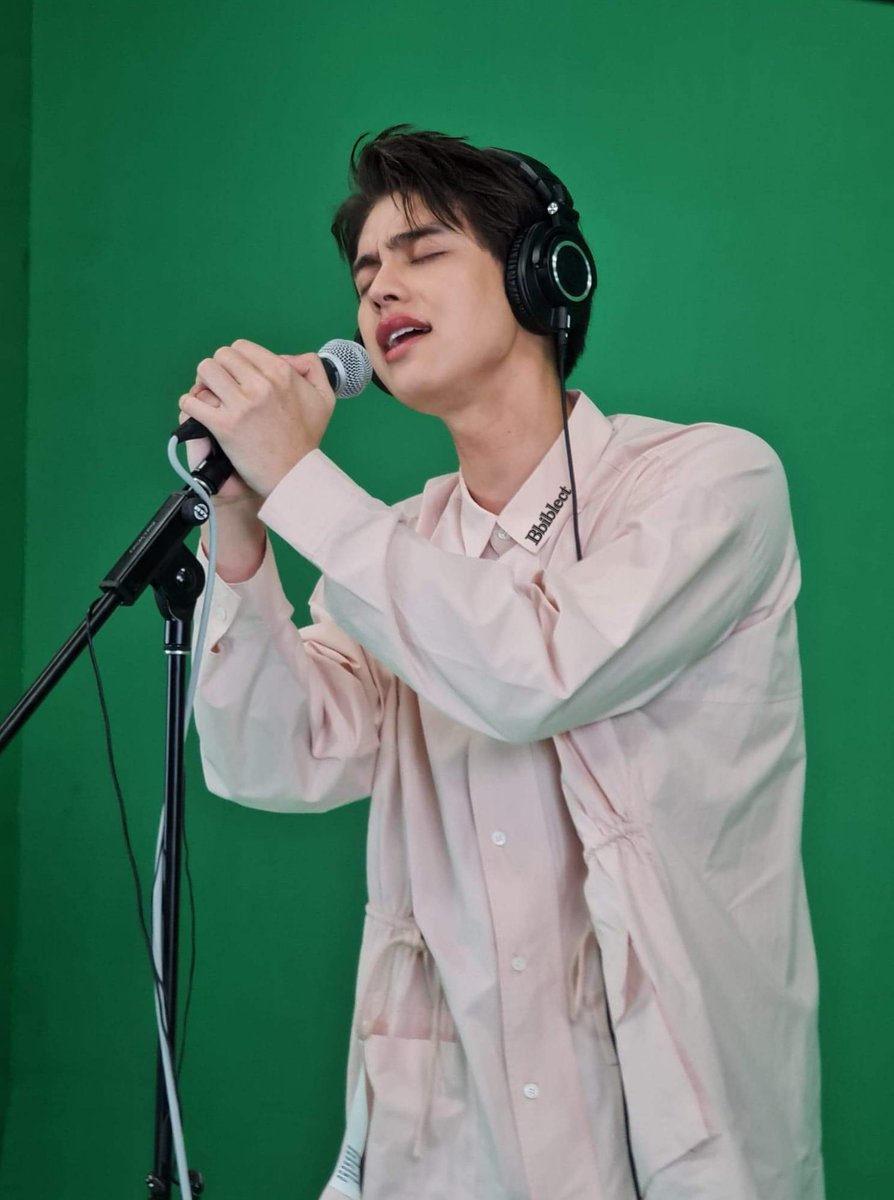 Pani_BrightStar's tweet photo. @TrueID_app ขอบคุณค่า ดูไบร์ทร้องเพลงเพราะๆวนไป❤️🤍
#รักไบร์ทใช้ทรู
#True5GMusicX
#cometruewithtrue5g
#brightvc @bbrightvc https://t.co/NX6x3Z6m5O
