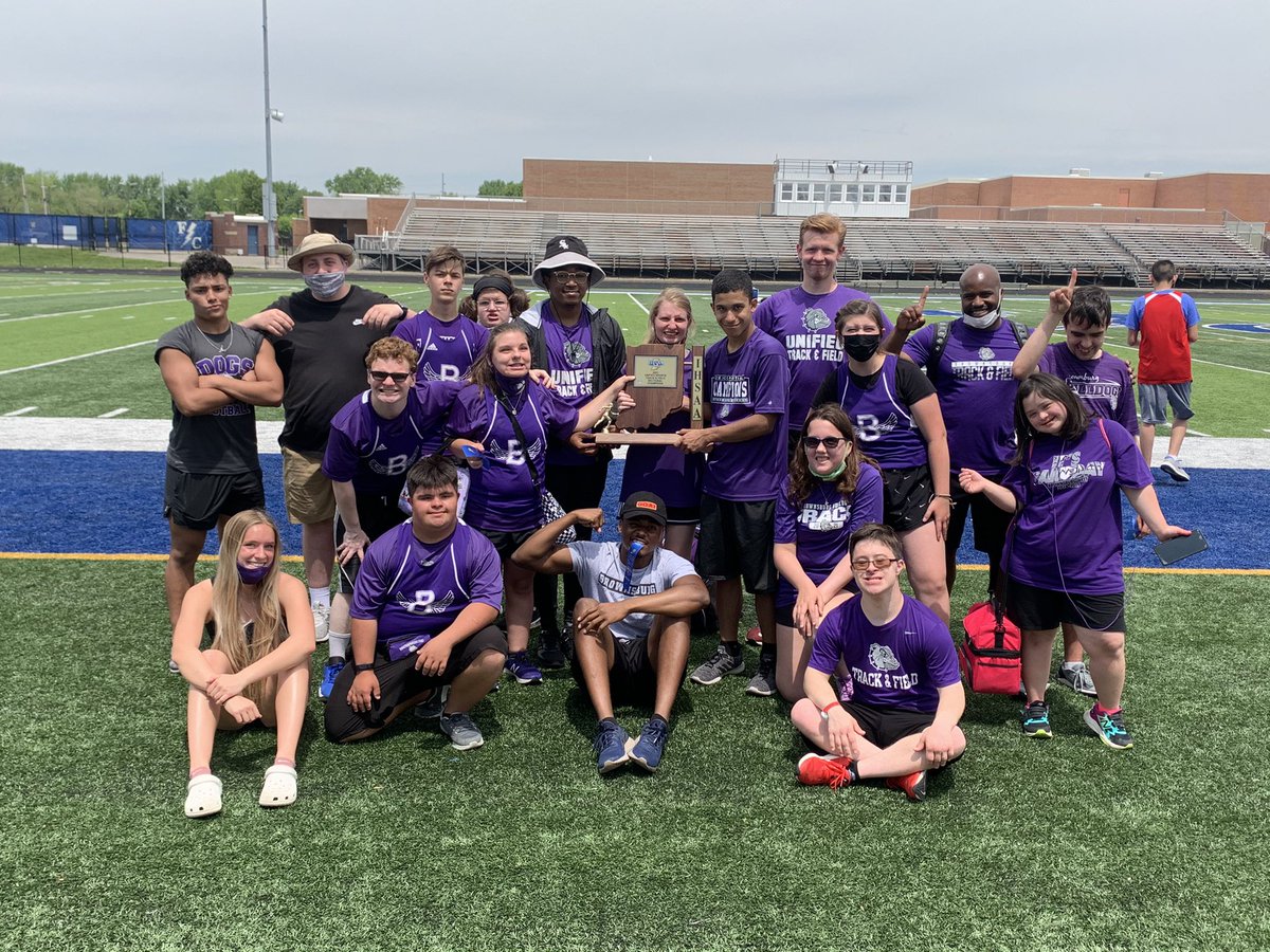 Your 2021 Sectional 5 Champions:

The Brownsburg Bulldogs! 💜🏆🎉

#BulldogProud | <a href="/bhsdogsunified/">BHSdogsUnifiedT&F</a>