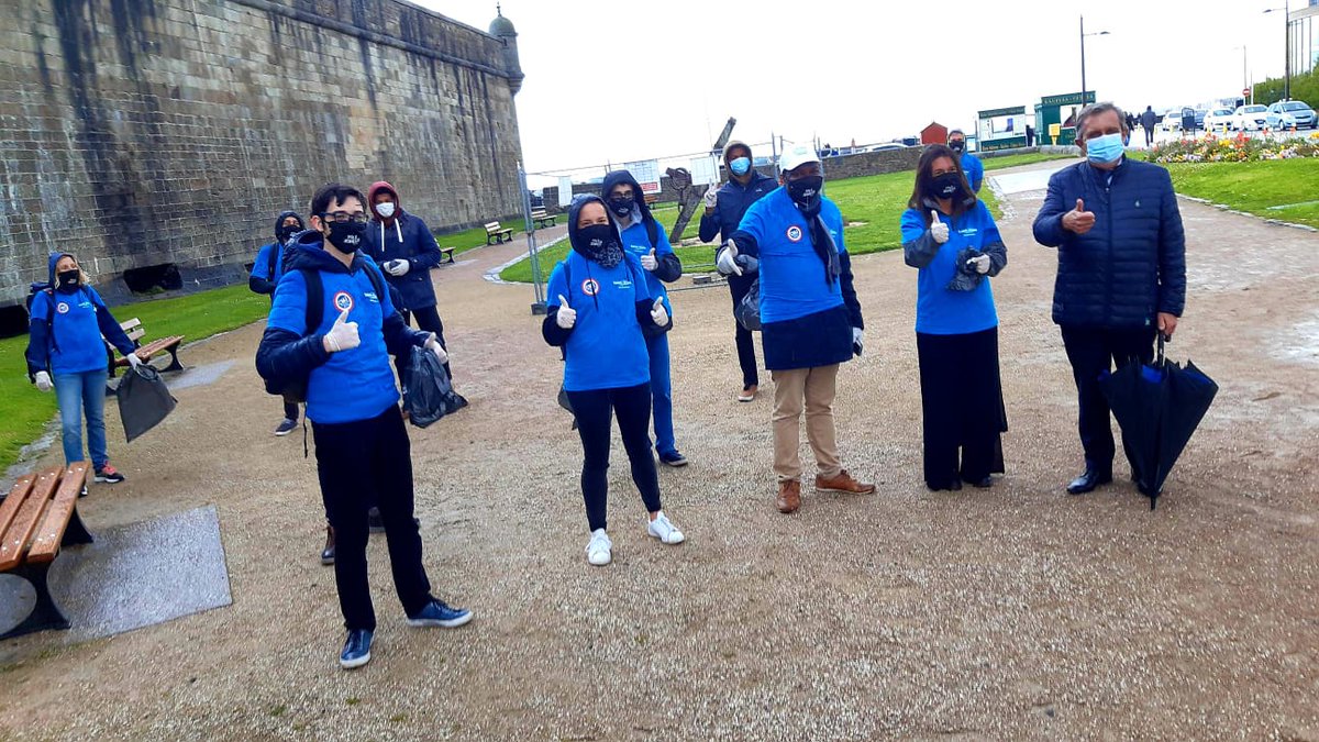 VilleSaintMalo's tweet image. CLEAN WALK / Belle collecte pour le Conseil Municipal des Jeunes de @VilleSaintMalo qui a organisé aujourd'hui une clean walk dans les rues de la cité.  Un engagement pour le climat soutenu et encouragé par le Maire @gilleslurton et les élus Abel Kinié et Elodie Farcot-Jaffrelot