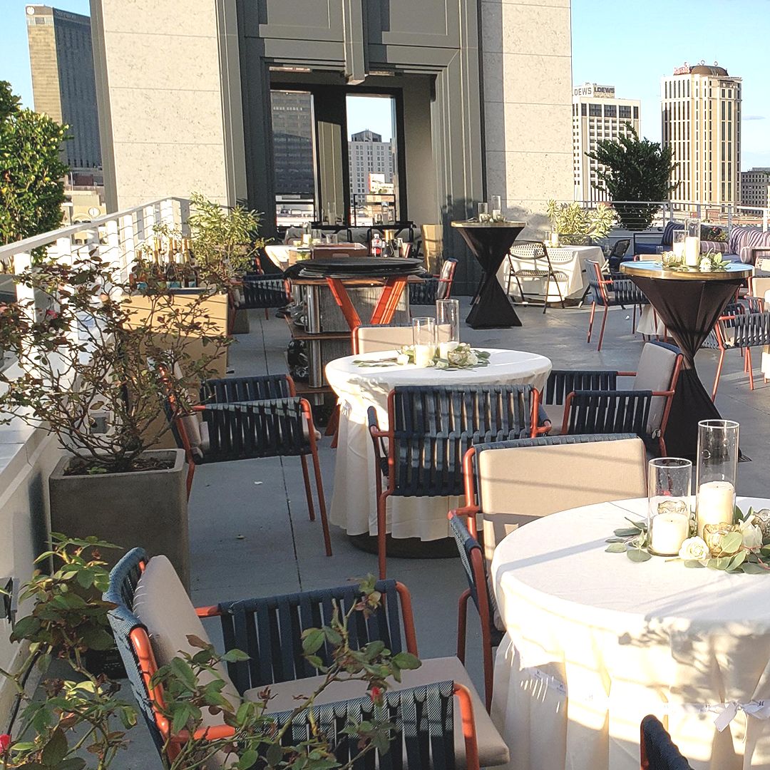 Spring is a wonderful time to say "I do" with the city as your backdrop.

#HigginsHotel #NewOrleans #RosiesOnTheRoof