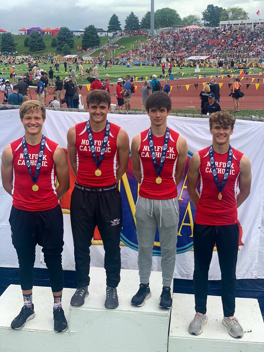NCRedZone's tweet photo. 🚨4x1 BACK TO BACK STATE CHAMPS!! 🥇44.16 “If you ain’t 1st, you’re last!”-Ricky Bobby @JacksonClausen @alex_p_prim @MasonTimmerman2 and twitterless Carter Janssen https://t.co/BPMULGxR0k