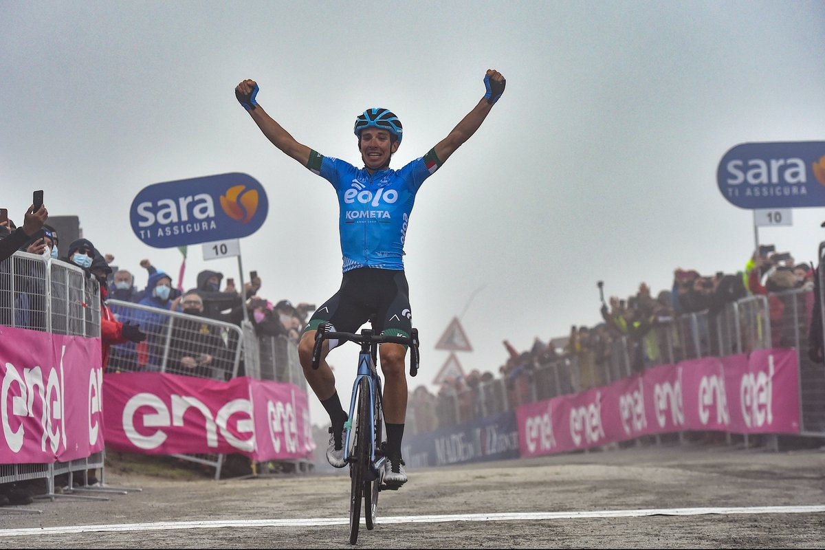 0xRogueAlpha's tweet photo. 📌 #Giro. "Lorenzo Fortunato gives victory to EOLO-KOMETA on the mythical Monte Zoncolan": https://t.co/PaCXpPu4g1. 
[📷 @PhotoGomezSport]
#EOLOKOMETACyclingTeam #Giro104 #Stage14 https://t.co/9koZCHTtT1