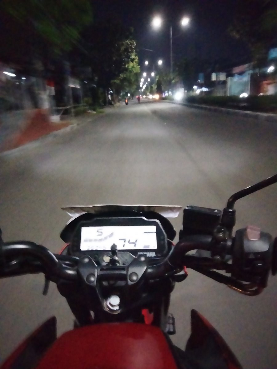 ArikAnggaraaa's tweet photo. Katanya janji harus ditepati ,katanya pria yg dipegang omongannya !!lalu kenapa pria diciptakan tangan kalo yg dipegang cuma omongan ??oke selamat malam ☺️ https://t.co/OYCO3uJt7o