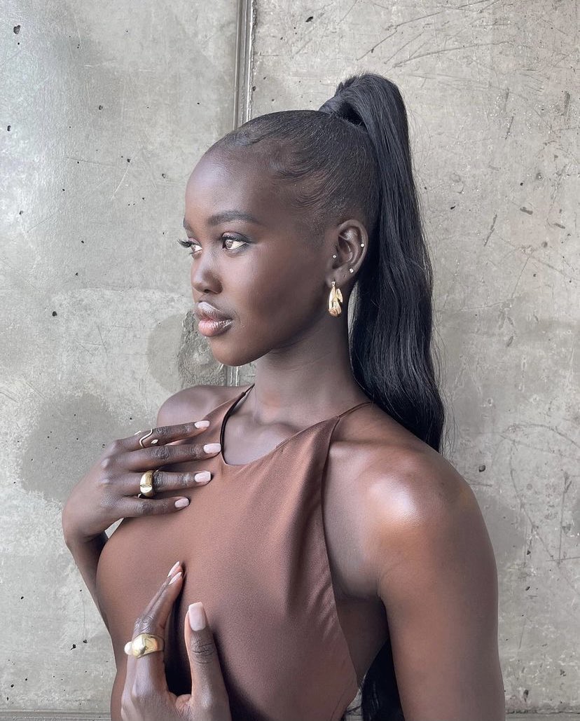 pixts's tweet photo. model off duty ⋅ adut akech https://t.co/jIGiOSRKHD