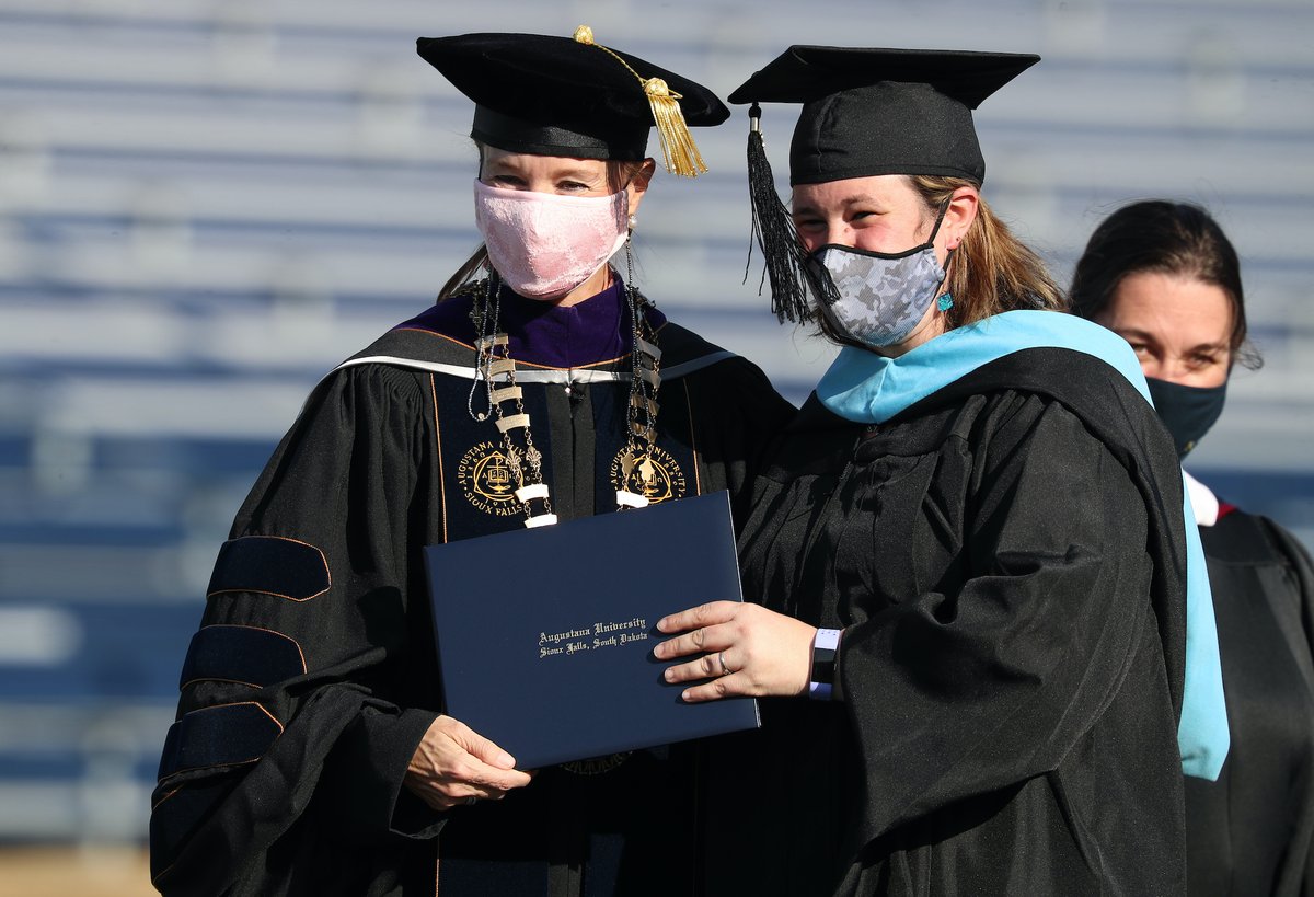 AugustanaSD's tweet photo. Celebrating the milestone of graduation - a moment our students will remember forever. 

Congratulations again to the class of 2020! 🎉🎓

#WeAreAU | #Graduation2021 https://t.co/CJET7pTux8