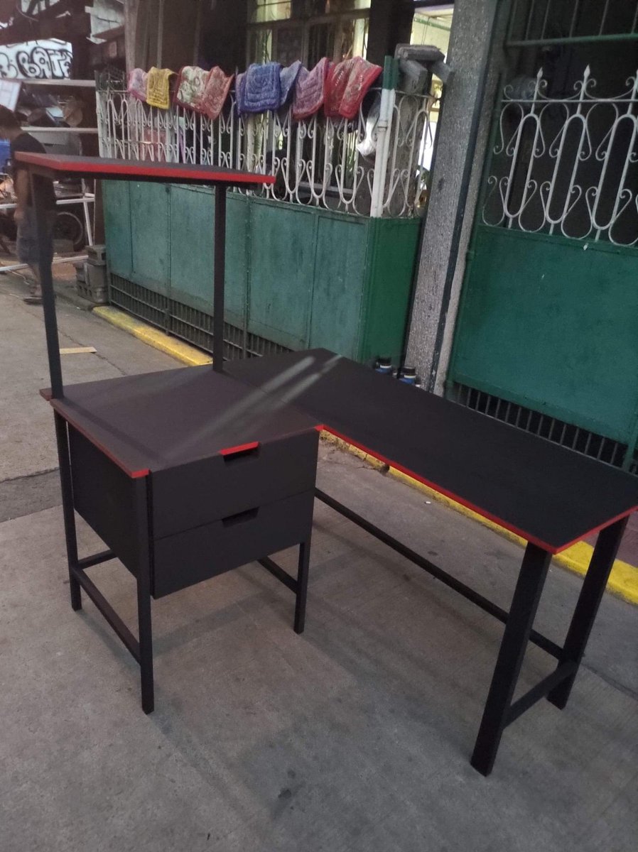julesguiang's tweet photo. Look! Some jeepney drivers who lost their jobs this pandemic are now creating these wonderful tables and cabinets. Head on to Maginhawa Business Community to order! Tulungan natin sila! :) https://t.co/htdv4jzhof