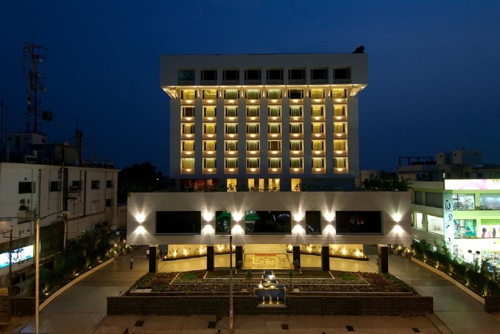 dhairya2311's tweet photo. Taj Gateway Hotel, Vijayawada, Andhra Pradesh
Which has been now converted into TAJ VIVANTA...
#iihmbest3years
#hospitalitybuzz
#HTDMIIHMADAY3 https://t.co/0qqINQYDMW