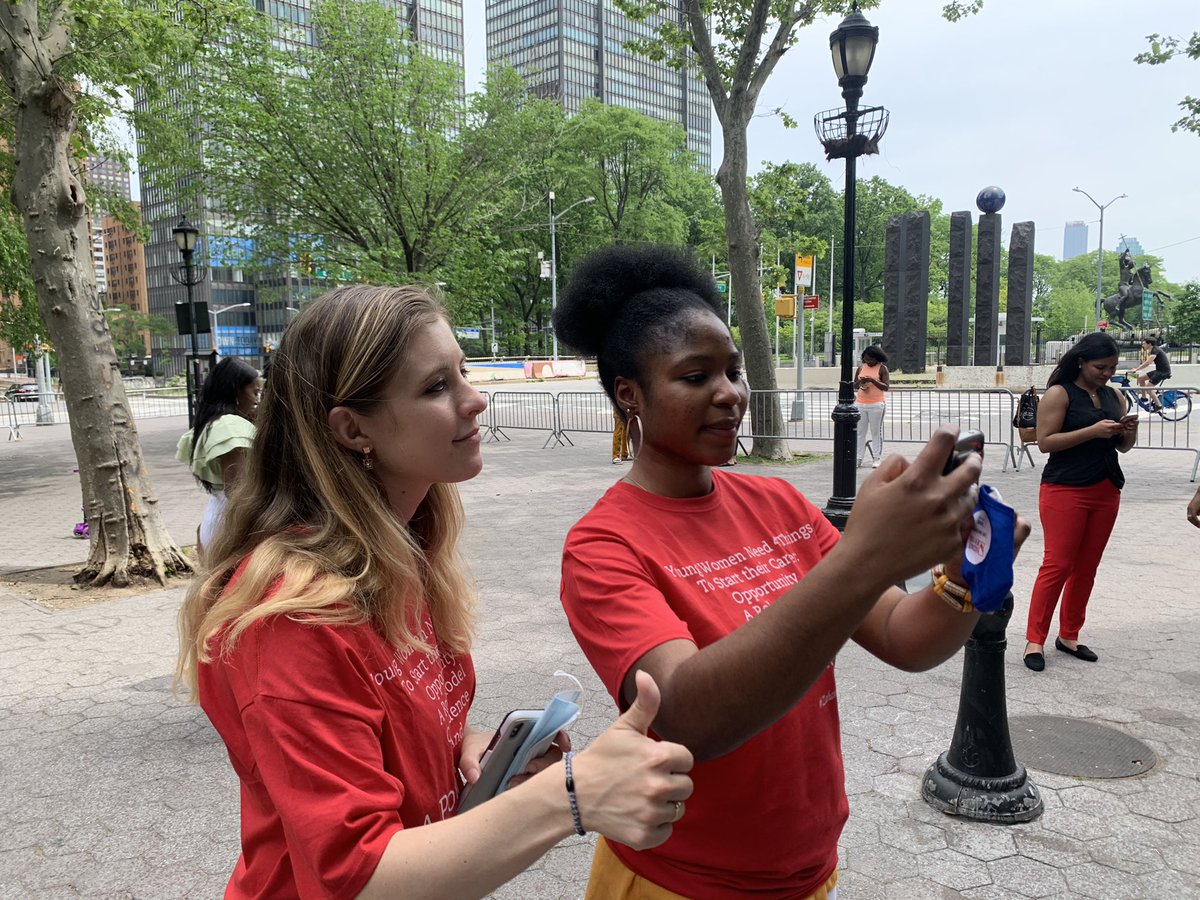 VerlaineDiane's tweet photo. #TeamWork always Makes #Dreams work so grateful to our amazing Sisters @ChristelleOnwu @JAndersonRoland @afia_amore for our powerful #NYC @DreamZahara #PowerJacket Drive today!

We did it! @DreamZahara will donate the #PowerJackets to Young Women in #NYC to start their careers✨ https://t.co/qJcUCAMW0X