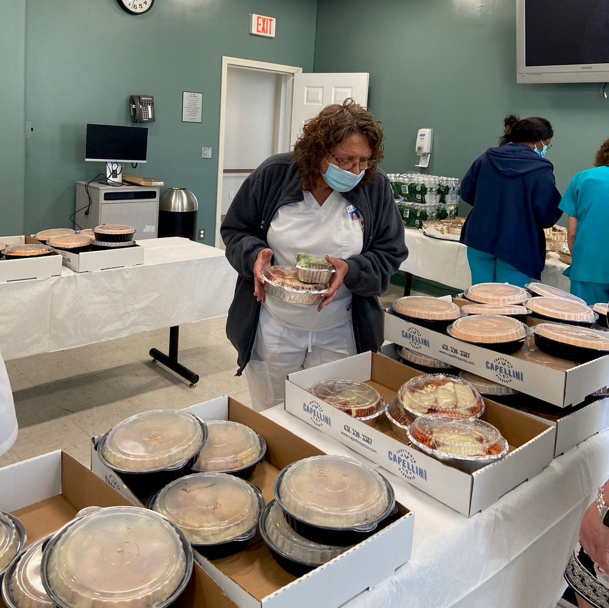 A BIG "Thank You!" to Capellini Trattoria Pizzeria for their generous servings during #NationalNursesWeek! The nursing staff at St. Charles enjoyed delicious pasta, salad, and so much more thanks to the team at Capellini. Yum! #CatholicHealthLI