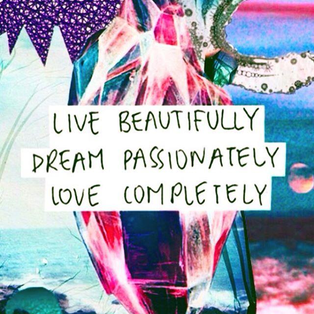 PositivePrayers's tweet photo. Live the good life that you have always imagined.
#Happiness #Quotes https://t.co/wi6t9jbVgx