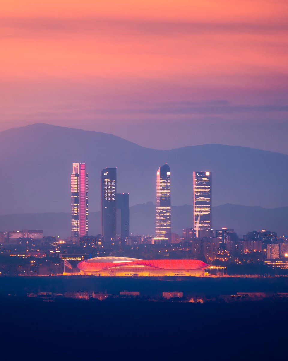 jmartinezmoran's tweet photo. ¡Felicidades Atléticos!♥️🤍♥️
#Campeones #LaLiga #AupaAtleti 
Estadio Wanda Metropolitano y las 5 Torres al atardecer. https://t.co/GosfB2UZCx