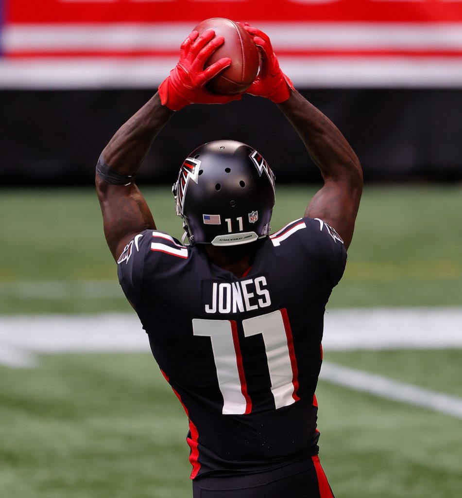 GuyBostonSports's tweet photo. Potential Julio Jones trade...

Patriots get:
• Julio Jones

Falcons get:
• N’Keal Harry
• Conditional 3rd round pick

(via @jeffphowe) https://t.co/tazXEZHdUS