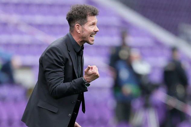 Jaimefmacias's tweet photo. El entrenador con más tiempo en el cargo en Europa, el más ganador en la historia del Atlético, el primero en ganar 2 ligas con Atleti en más de 50 años, el que acopló a Suárez, reinventó a Llorente y Hermoso, recuperó a Lemar y Carrasco. El título tiene nombre y apellido. https://t.co/F4FHZFfdVK