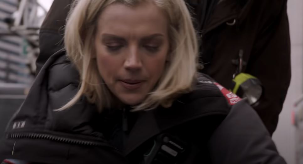 What's going on with Brett? Why is she so nervous and freaked out? I really don't think this has anything to do with Casey telling her he's in love with her. Something else probably happened.