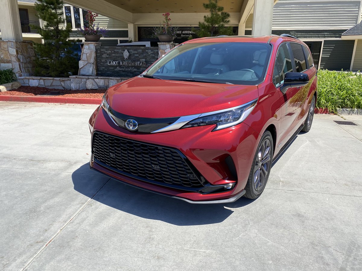 hltv's tweet photo. Our first impressions with @Toyota 2021 Sienna, https://t.co/yBaQes0GOF #thewayweTRAVEL #firstimpressions #drivingwithstyle @SeHablaToyota @ToyotaLatino https://t.co/0mMQ5E4znG