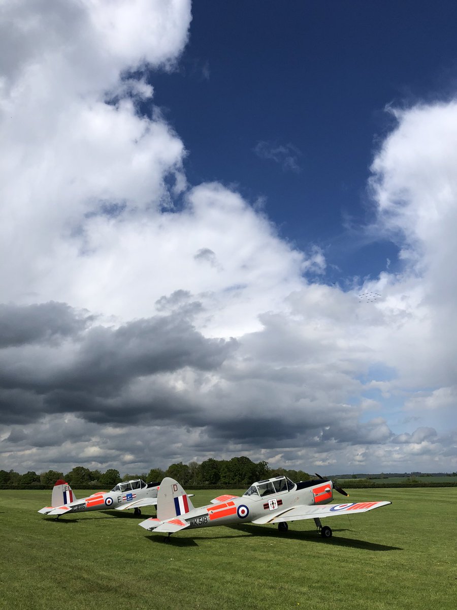 envrisks's tweet photo. An enjoyable afternoon over @ShuttleworthTru for the DH Chipmunk 75th anniversary fly-in. Lots of good conversation about @aircadets AEF flights! Can you spot the 16 Chippies in formation? #chipmunk75 #AvGeek #JumpJumpJohn https://t.co/UM47RwjALW