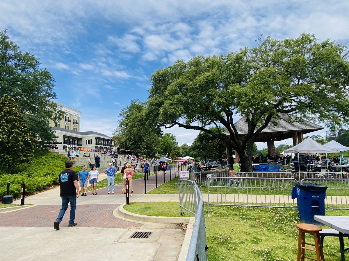 Our first bands are getting tuned up to take the stage! 🎷 How lucky are we to host #natjazzfest on such an incredible riverbank? 😍

#gonatchitoches #natriverbank #frontstreet @NatchTourism @natchchamber