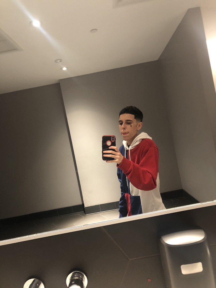 papi 🦍 tweet media