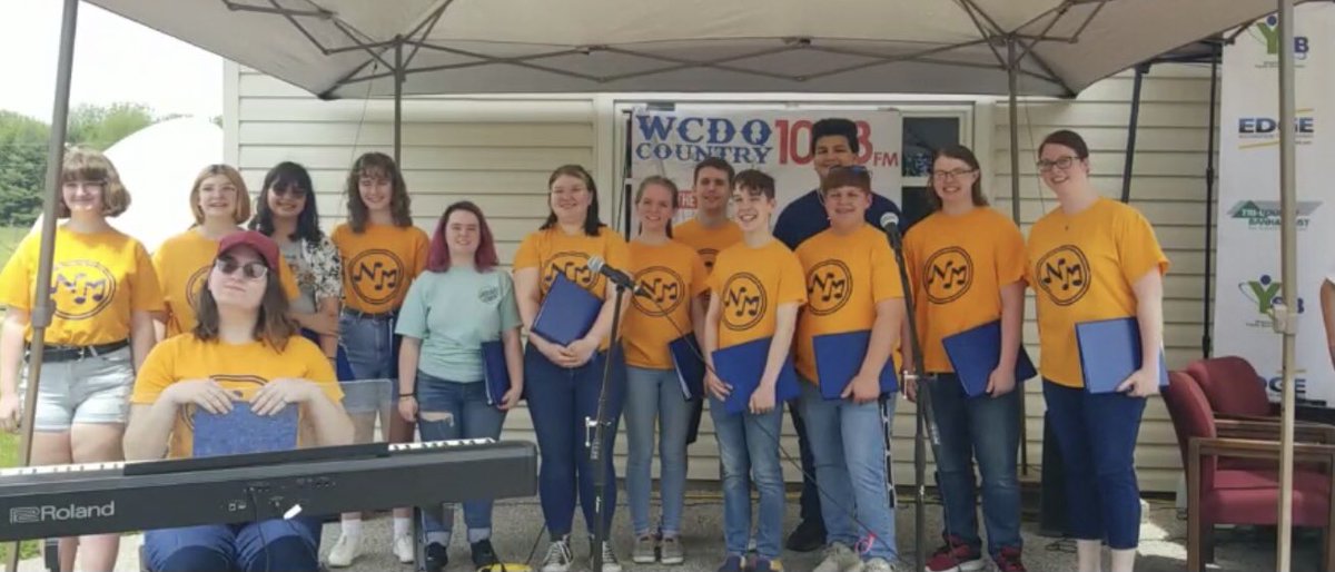 markeutsler's tweet photo. Outstanding performance by @northchoirdept under the direction of Sarah Kavanagh during the Montgomery County Youth Service Bureau Connecting With Youth fundraiser at 106.3 - WCDQ-FM. https://t.co/yVcQtetBWF