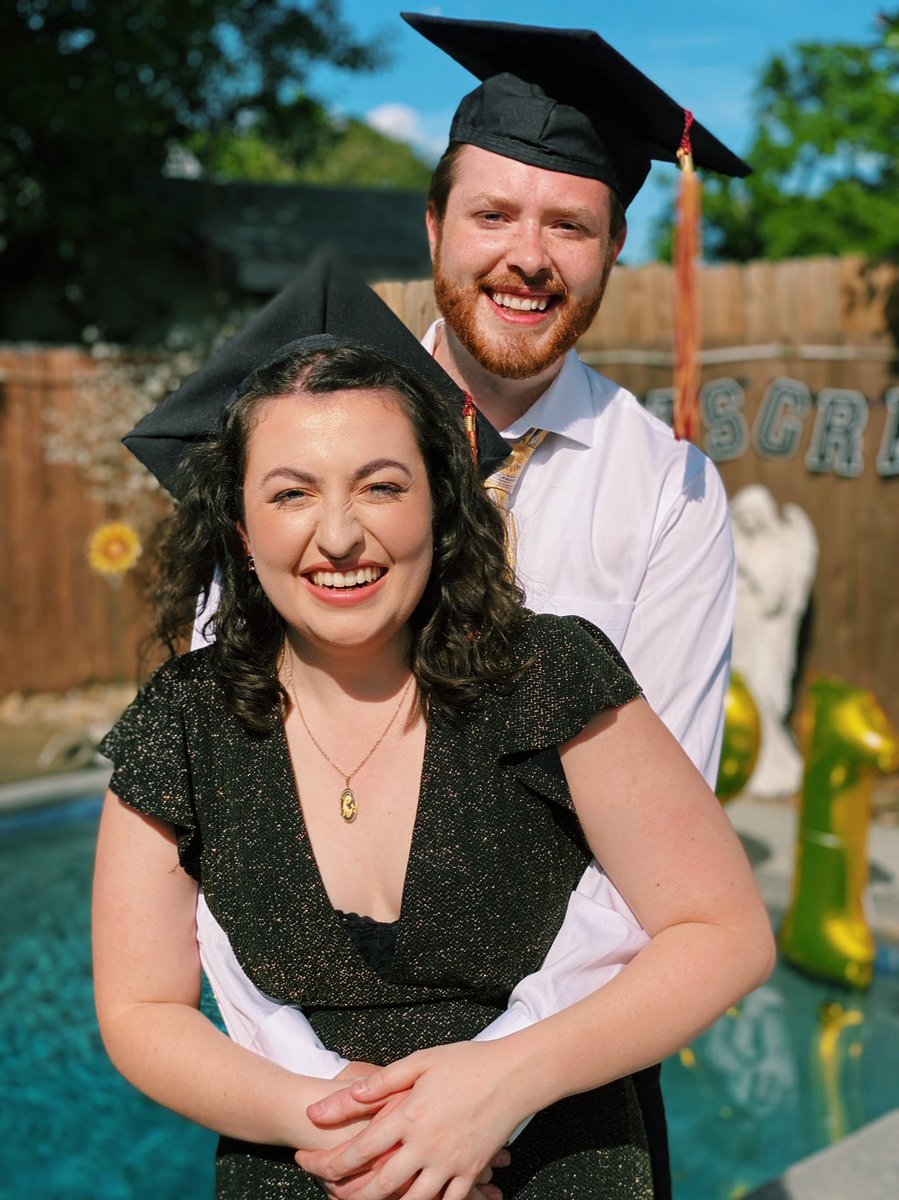 ShelbiCopain's tweet photo. You are looking at a first generation college graduate. Words really can’t express how happy I am to finally celebrate this achievement!
⠀
Now, let’s get through grad school. ⠀
⠀
🎓🍾⚜️⠀
• • •  ⠀
#FirstGen #LoyolaGrad #Graduate #IDidIt #FutureMaster #MarketingAndComm https://t.co/NCqOeA8WDx