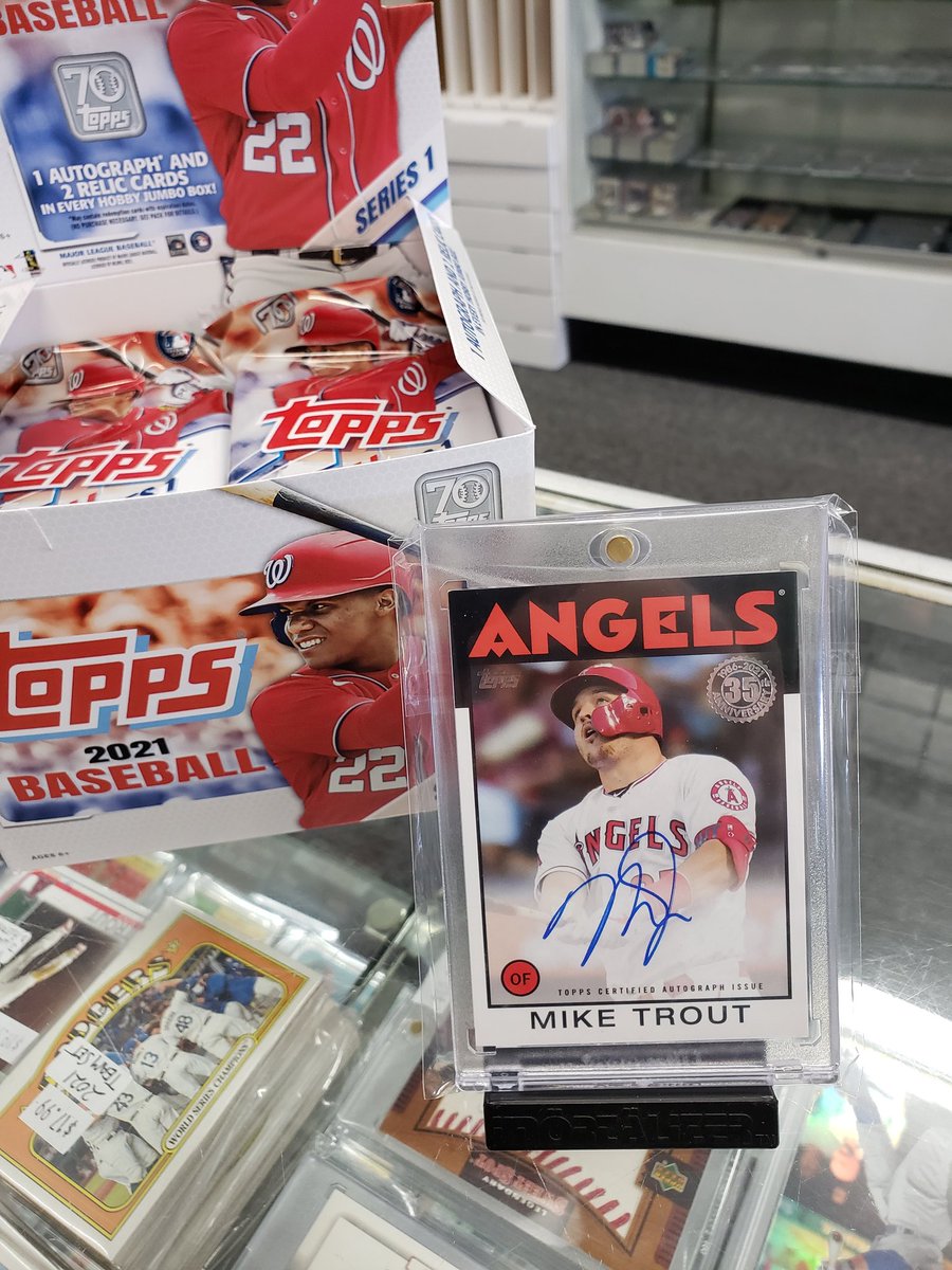 surfcitycards's tweet photo. Saturday starts out with a BIG FISH!! Lucky customer pulls a MIKE TROUT Auto from 2021 Topps Hobby Jumbo pack #miketroutmvp #toppsauto #laangels https://t.co/lfydmQT8Th