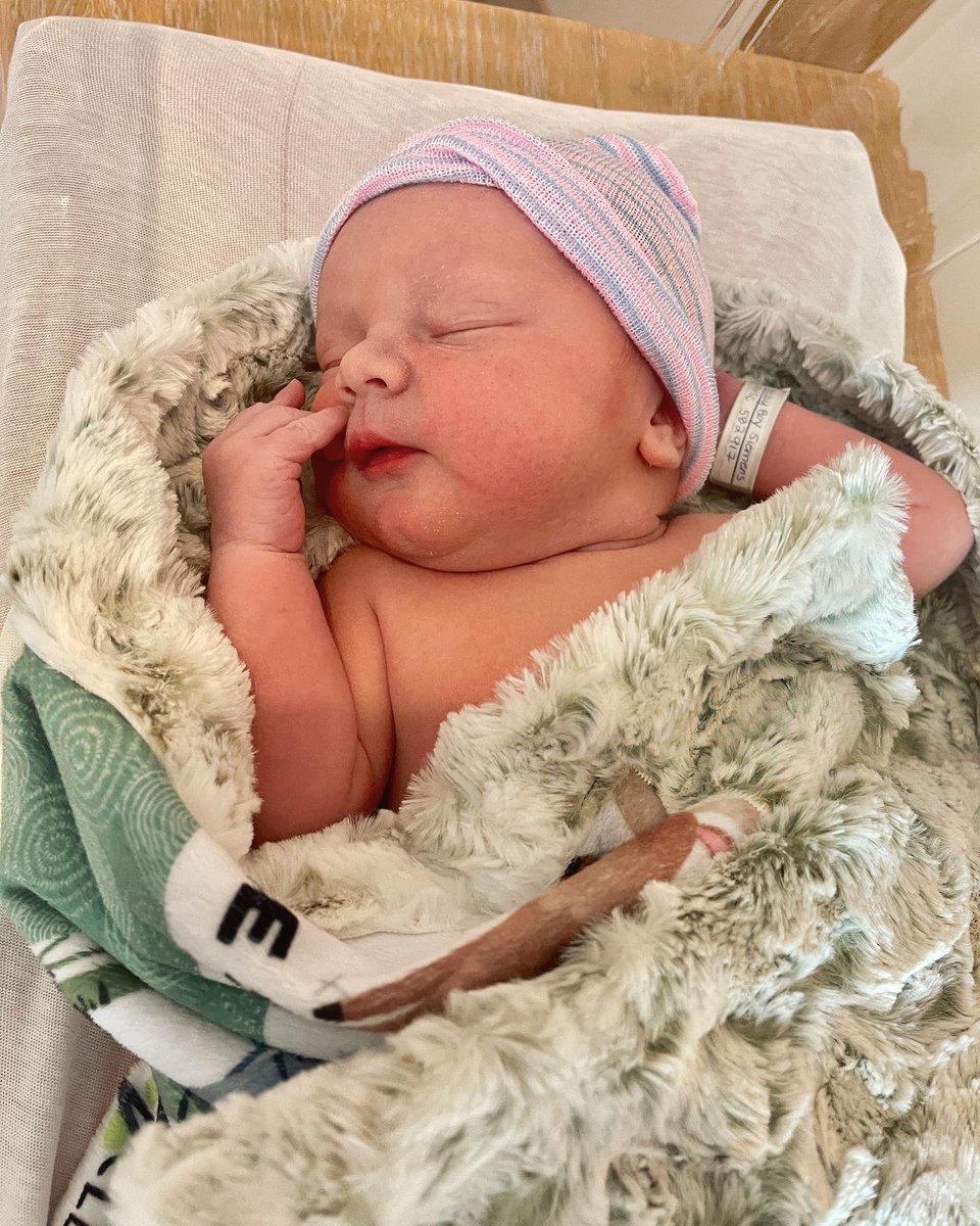 harleysiemens's tweet photo. Beckett Winslow Siemens born May 22/21 at 9:12am weighing 7lbs 10oz! Welcome here buddy!!! #baby #boy #firstboy #family https://t.co/pPg0mqhgex