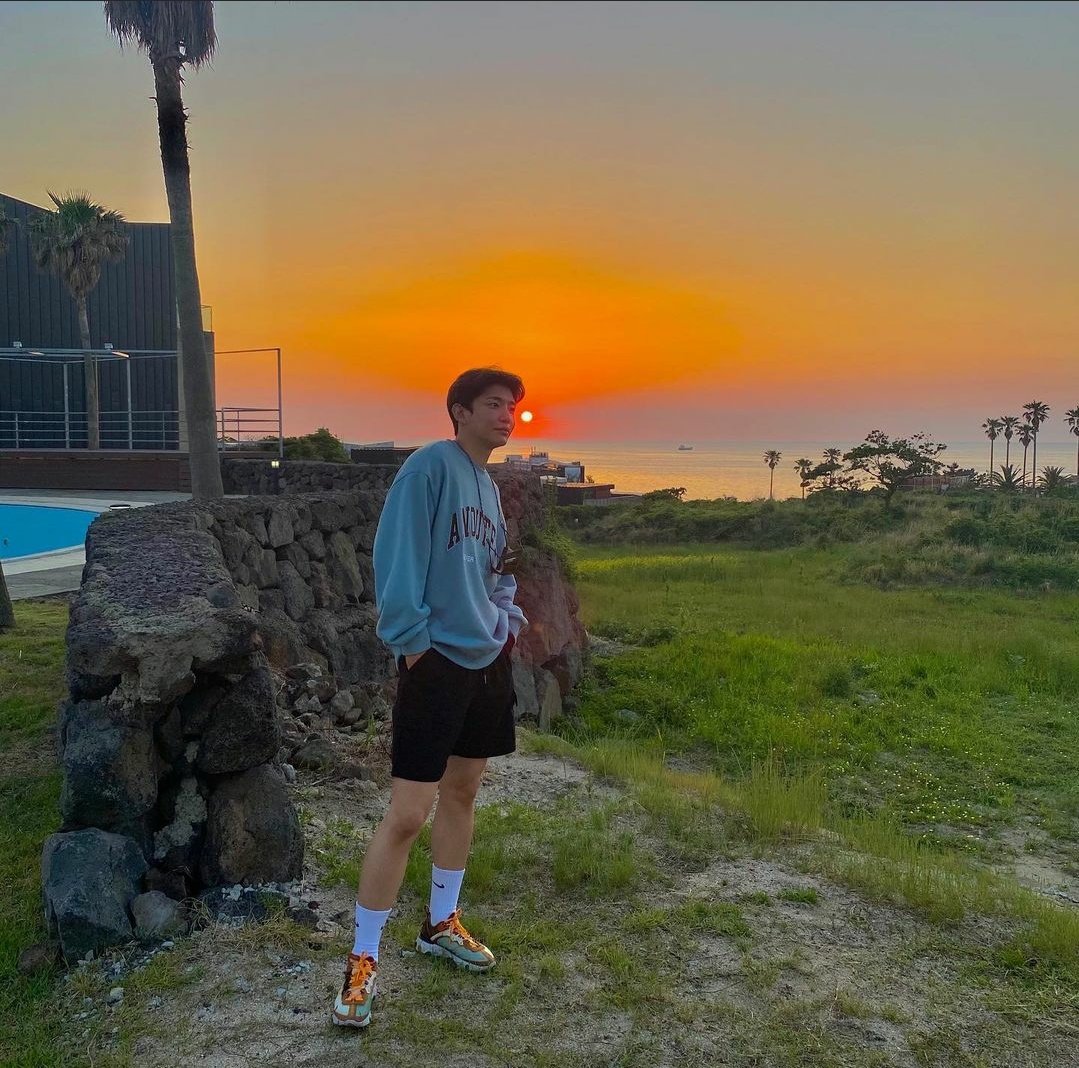 14USpain's tweet photo. ~TRAD~
210522 Instagram
[JAEHYUK] hahahehehoho_92jh
En Jeju https://t.co/6XXV5DkcCv