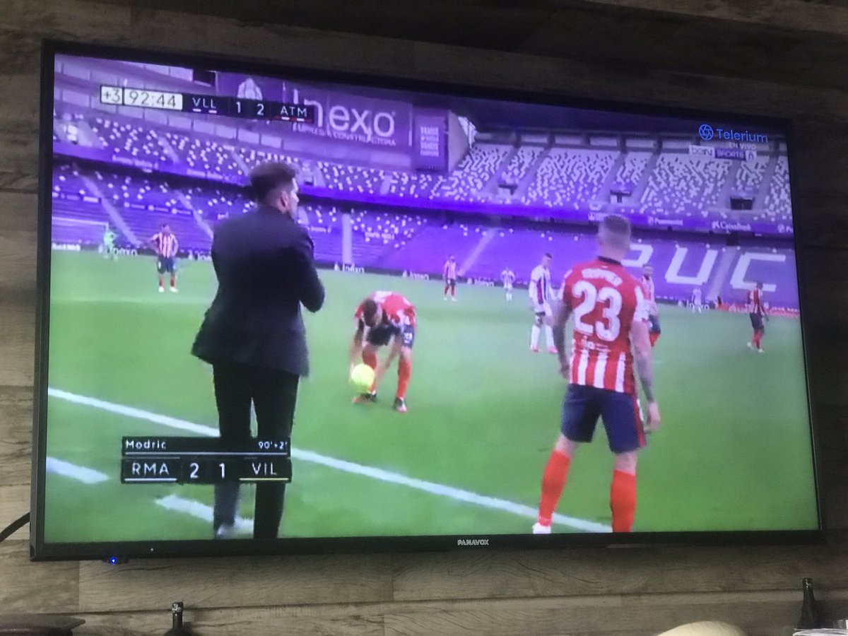 Rlima5dt's tweet photo. Digno Campeón de la Liga el @Atleti el Equipo de @Simeone por sentido de pertenencia, carácter ,rebeldía,por su idea de juego más allá de gustos que muchos comparten y otro no ,todo es respetable,siempre sacando lo mejor de cada jugador y del equipo.Merecido Campeón 🏆 https://t.co/KvQLYUTEAK