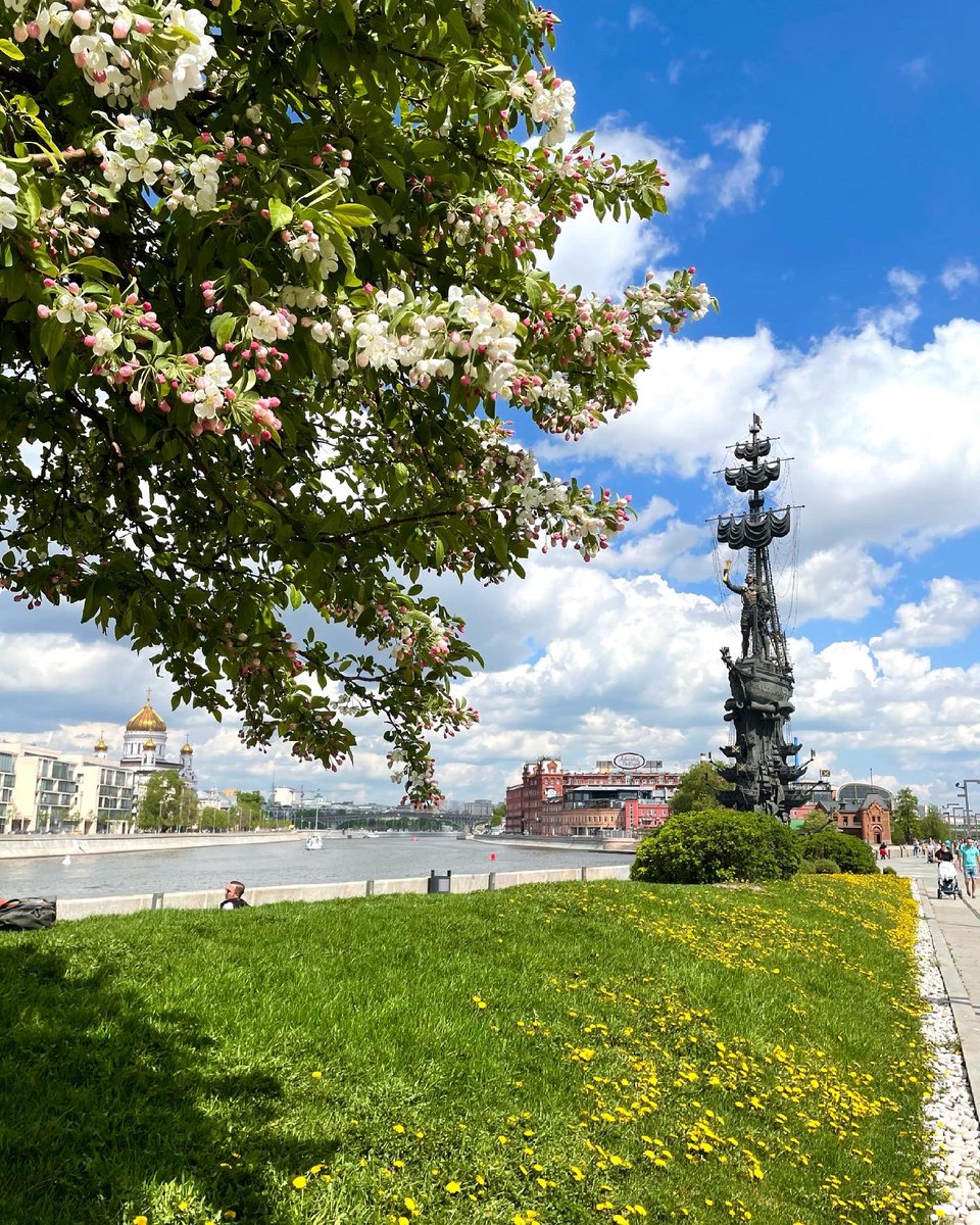 EToursRussia's tweet photo. Feel the spirit of spring in Moscow 

#Moscow #spring https://t.co/6eoE5Hrfz6