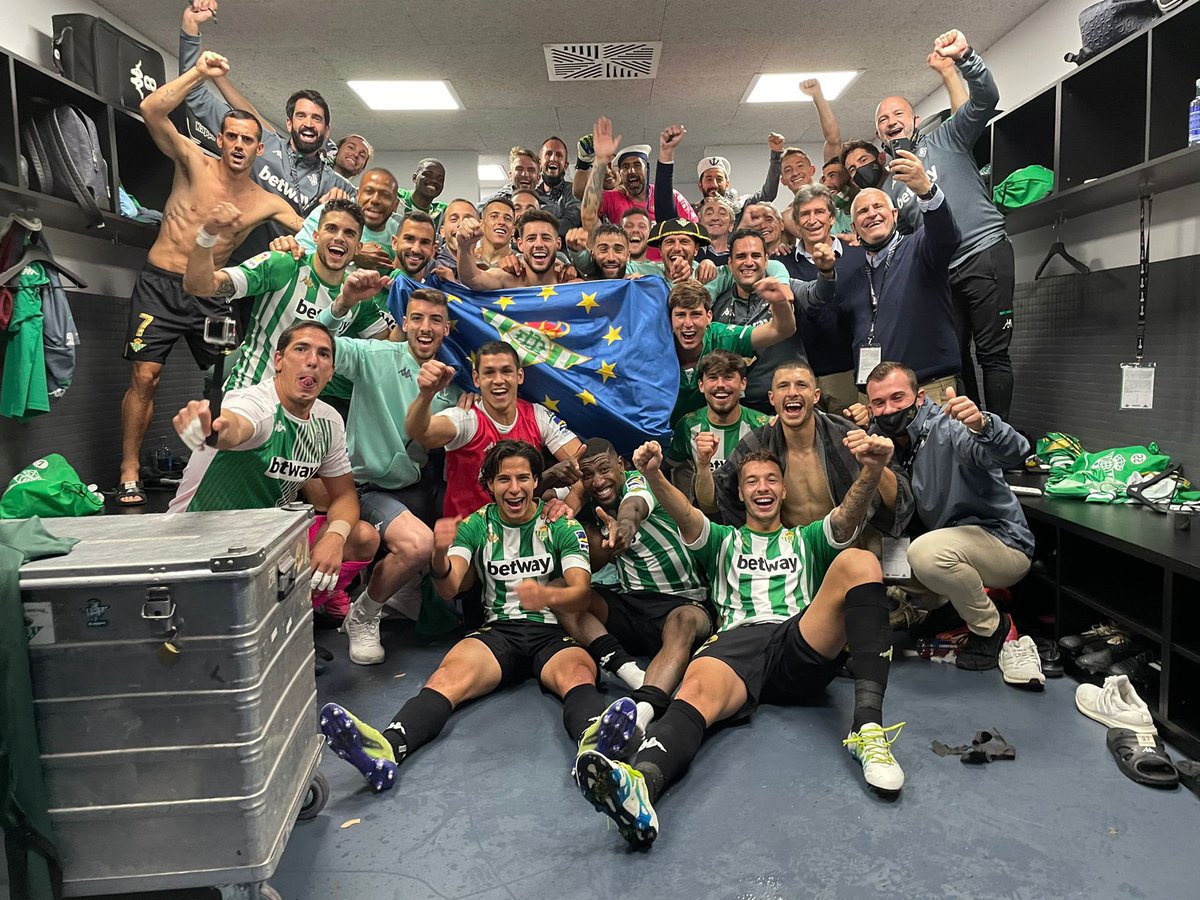 JMirandaG19's tweet photo. Por vosotros y por nosotros.
Te amamos Betis 💚🤍🇪🇺 https://t.co/2carcfVmwI