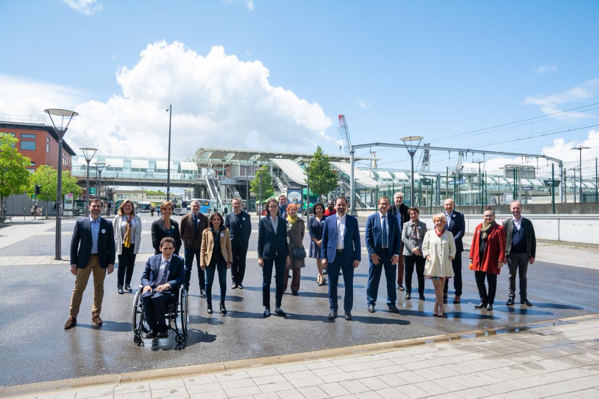 Aujourd’hui, je suis fière de lancer avec @LauStmartin notre liste @EnvieIDF91 !

Face aux installés, aux baronnies, une équipe d’engagés : pour le Président, notre territoire, et bien déterminés à changer la vie quotidienne des Essonniens.

Je vous présente nos 23 colistiers 👇