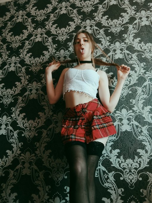Look at this school bitch! https://t.co/I4hgDH7PLw<a href="/tag/leather"class="tags"><span>#leather</span></a><a href="/tag/sexy"class="tags"><span>#sexy</span></a><a href="/tag/smoke"class="tags"><span>#smoke</span></a>