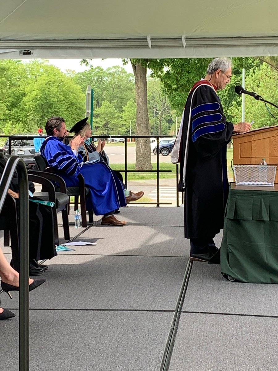 jimmalatras's tweet image. Today’s commencement (or car-mencement) at @FarmingdaleSC was a blast. The graduates and families brought the energy. Great job by President @FSCPresident and the entire Farmingdale team!