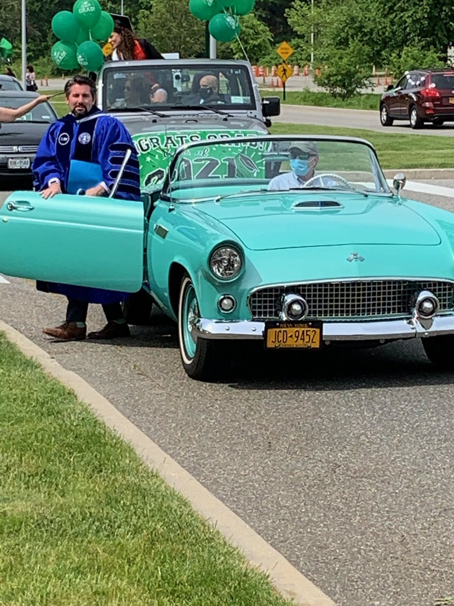 jimmalatras's tweet image. Today’s commencement (or car-mencement) at @FarmingdaleSC was a blast. The graduates and families brought the energy. Great job by President @FSCPresident and the entire Farmingdale team!