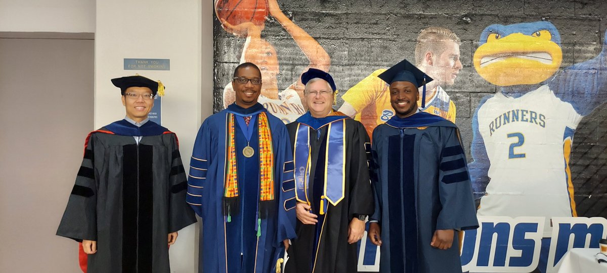 diwucsub's tweet photo. Congrats to all the Class of 2020 and Class of 2021 graduates of Business and Public Administration at @CSUBakersfield. Best wishes to all the graduates in their future endeavors. A great privilege and honor to work with Dr. Nyakundi Michieka as two faculty marshals this morning. https://t.co/6fKhHI5SY1