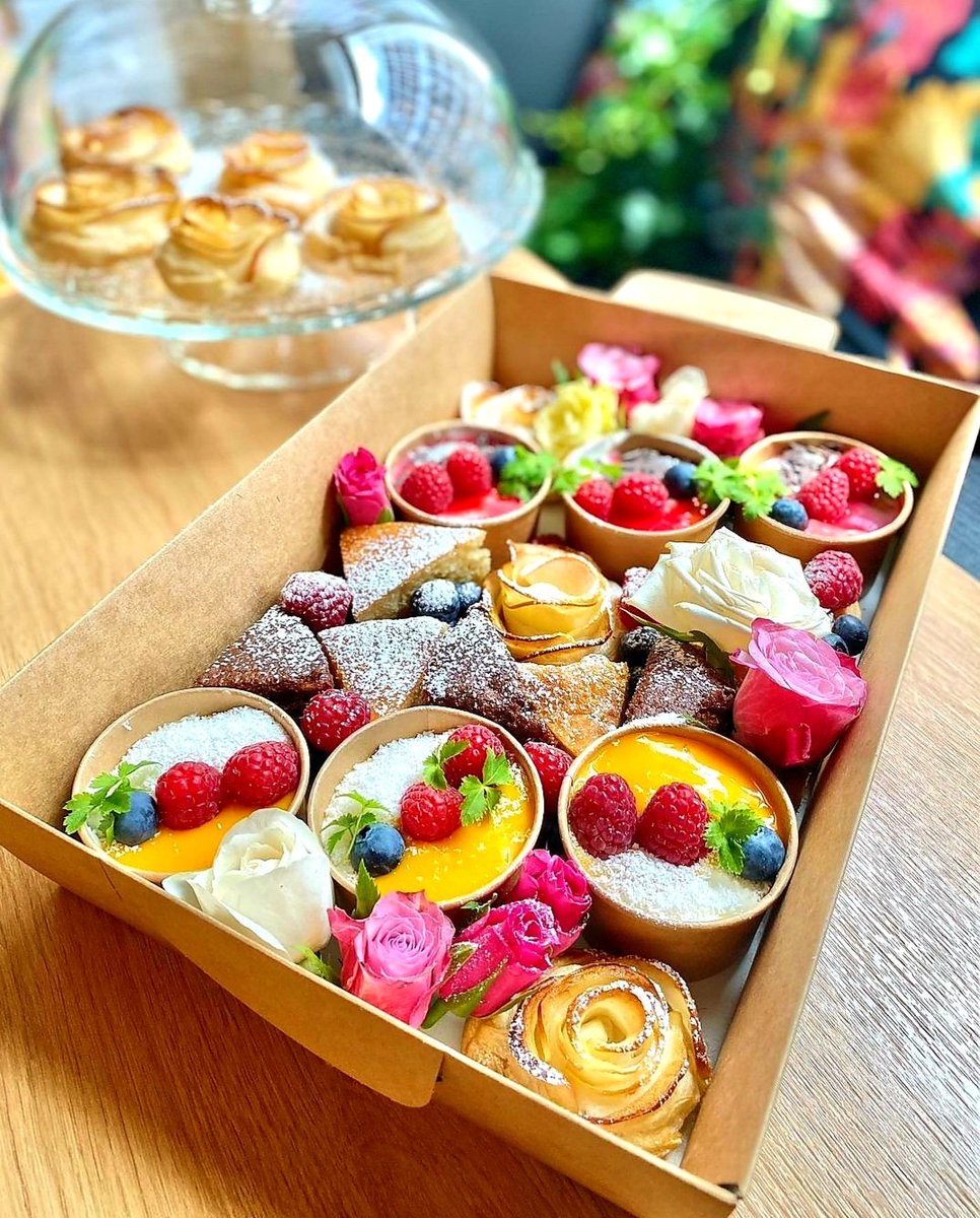 HanaMoraHana's tweet photo. The Picnic Kistl...
#photography #vienna #freshmans #SweetTooth #Cakecakecake @theresjenn @LindaOwino sending love from Alois & Me π https://t.co/xZvXz1y9sY