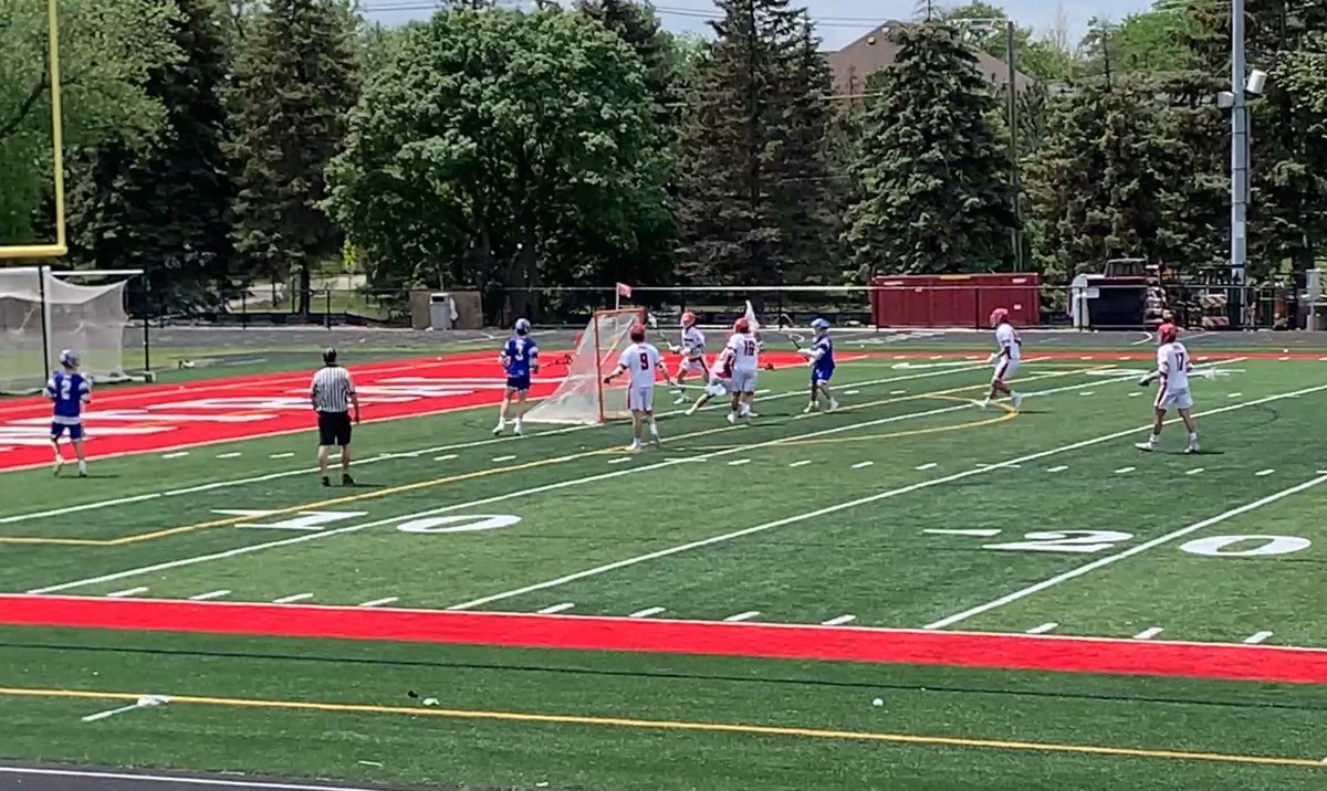 Lions over the Red Devils 14-10 at Hinsdale Central 🦁🥍