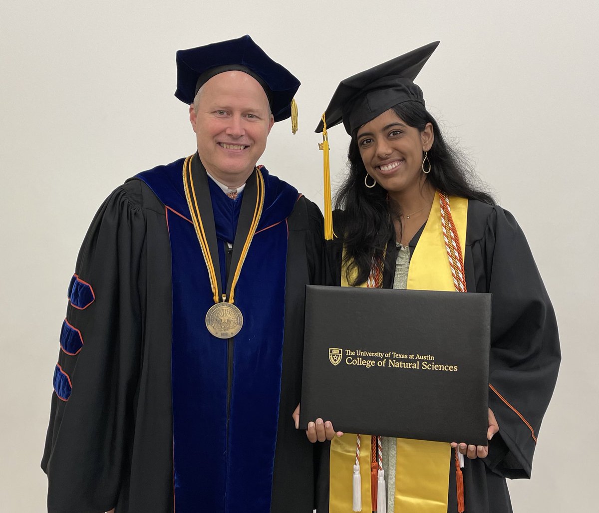 davidavdb's tweet photo. Celebrating another @UTNSC President’s graduation! @TexasScience #UTGrad21 #cnsgrad21 https://t.co/dDsCx2jwMn